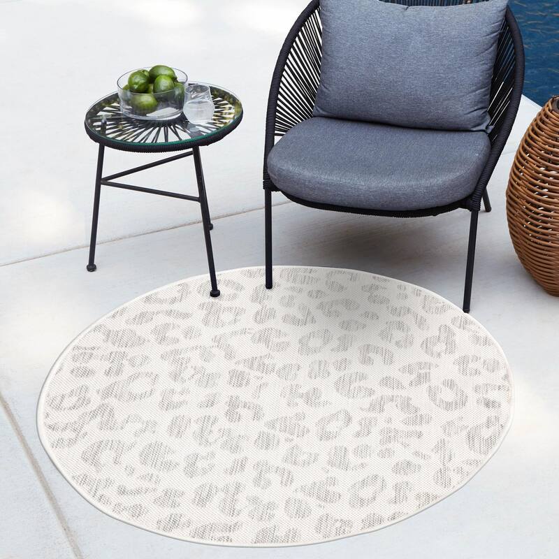 Outdoor Gallery Collection Area Rug