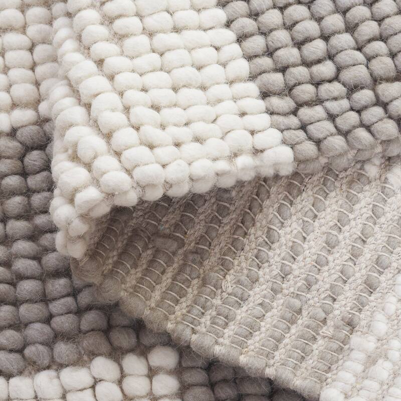 SAFAVIEH Handmade Natura Feodora Farmhouse Wool Rug