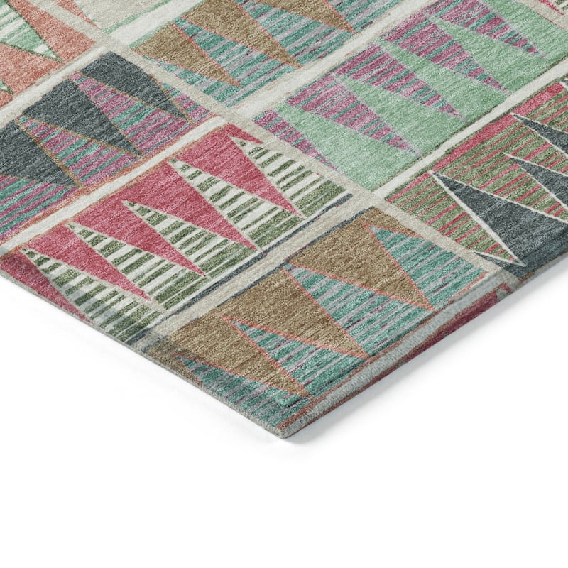 Machine Washable Indoor/Outdoor Casual Pennant Chantille Rug