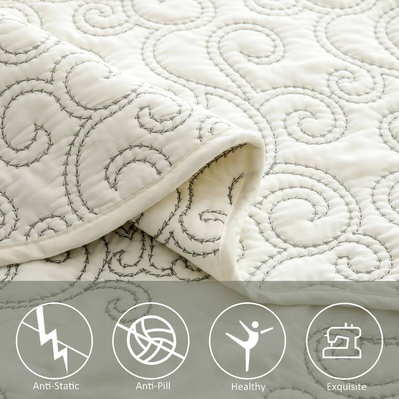 Serenta Damask Oversized 4-piece Bedspread Set