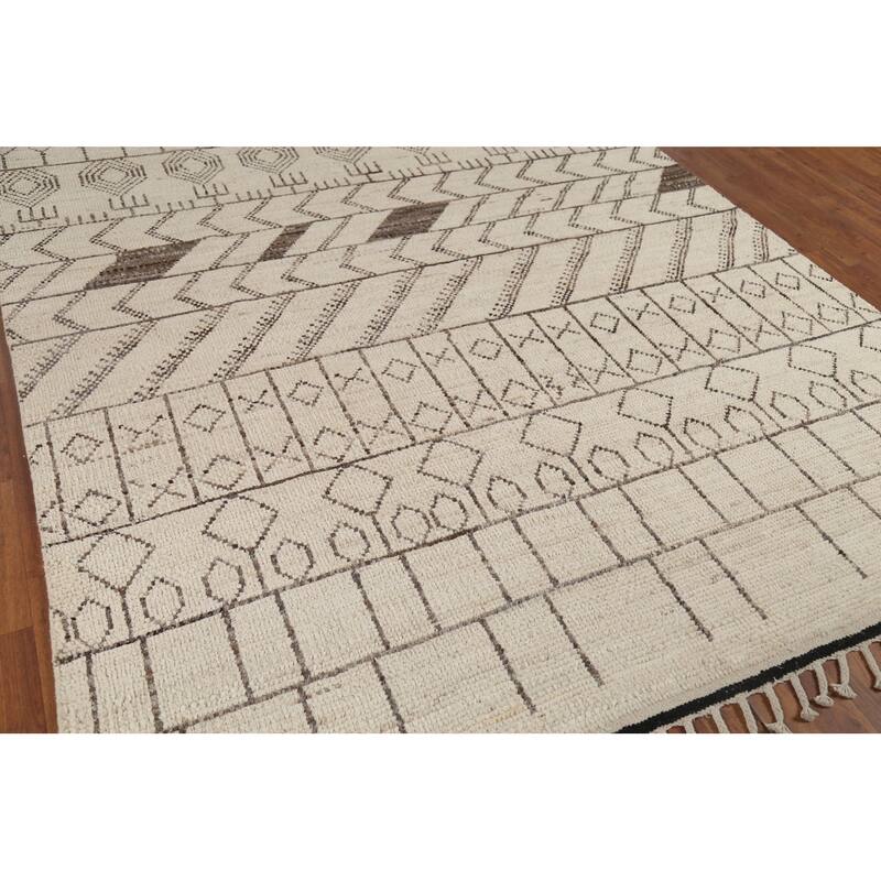 Beige / Ivory Moroccan Style Area Rug Handmade Wool Carpet - 6'8"x 11'0"