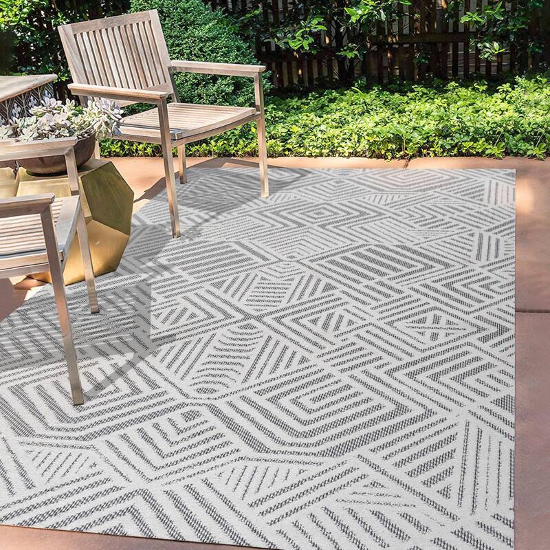 JONATHAN Y Aylan High-Low Pile Art Deco Geometric Indoor/Outdoor Area Rug