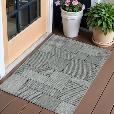 Fana Tribal Weather Resistant Heritage-Inspired Outdoor Rug - 3' X 4'