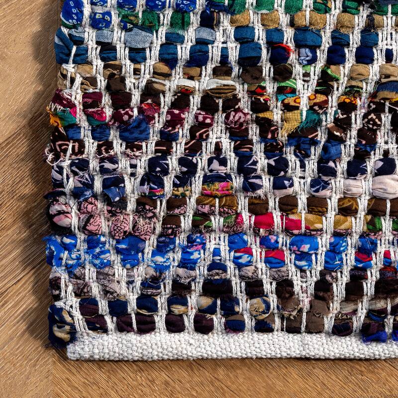 Nuloom Rochell Hand Woven Chevron Area Rug