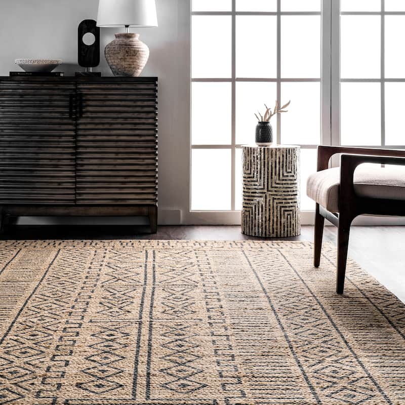 Nuloom Micaela Tribal Braided Jute Area Rug