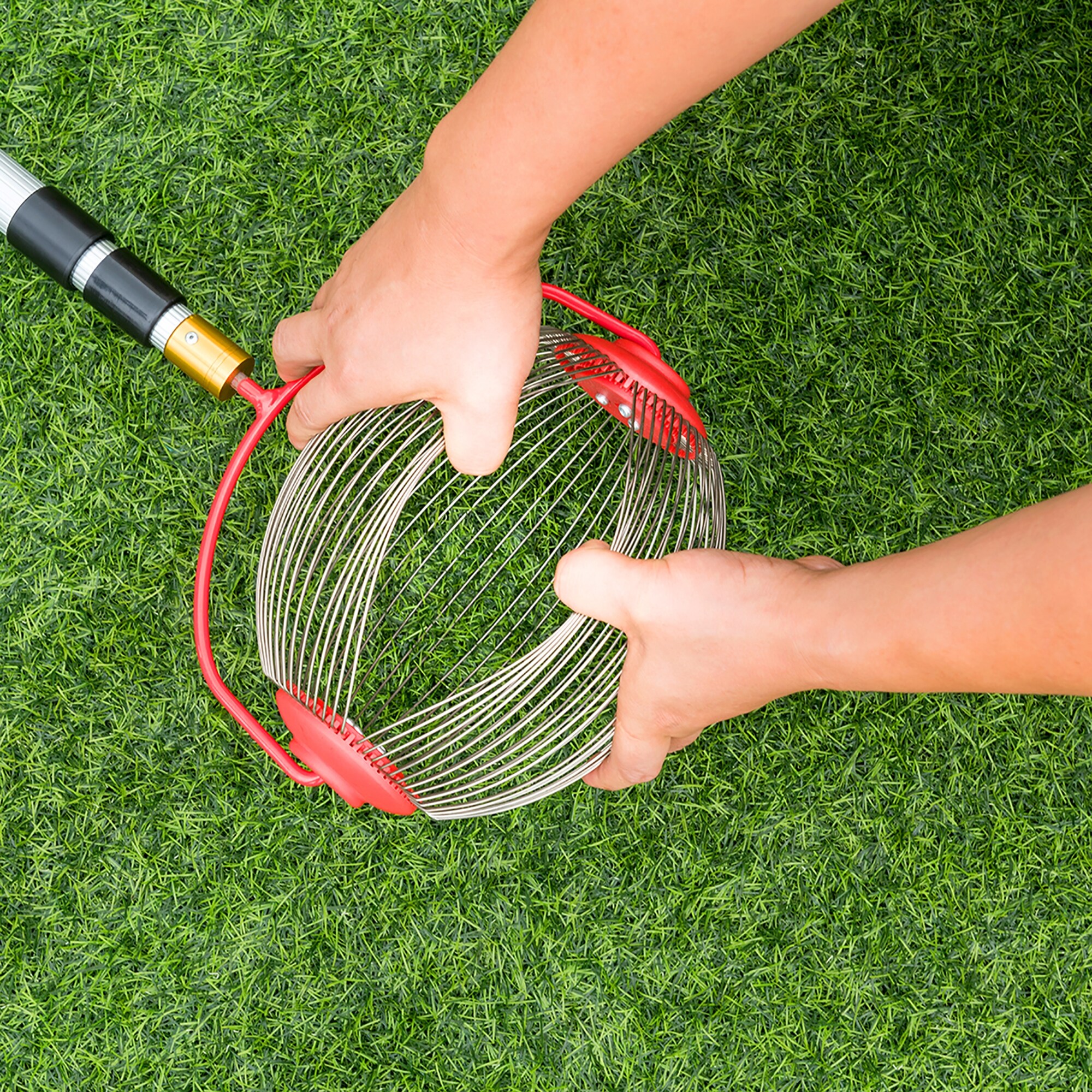 garden weasel medium nut gatherer