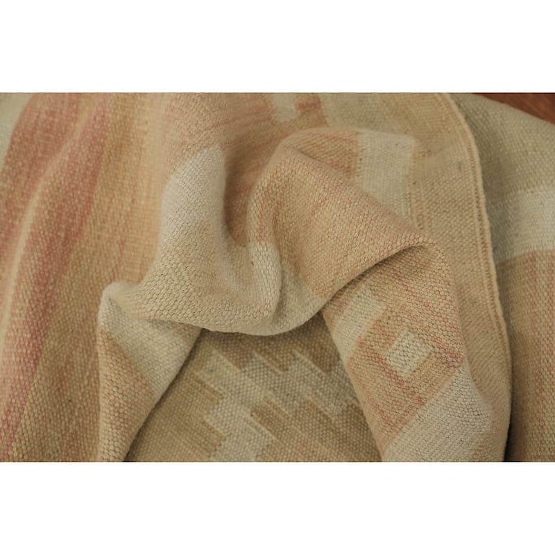 Hand Woven Southwestern Wool Beige Geometric Area Rug - 7' 2'' X 5' 0''