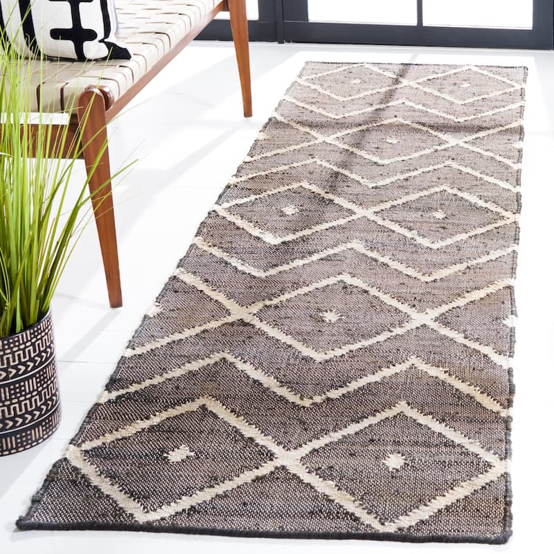 SAFAVIEH Handmade Kilim Fiorinda Flatweave Wool Rug