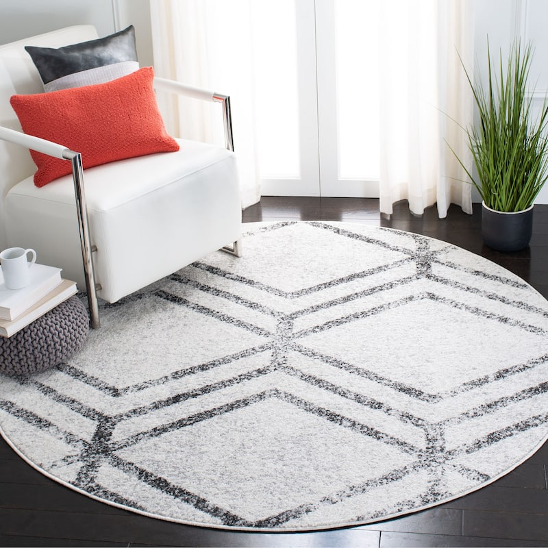 SAFAVIEH Adirondack Olsa Geometric Distressed Rug - 6' Round - Ivory/Grey