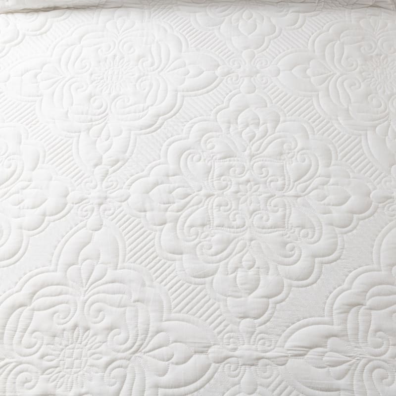 Wholinens 3 Piece Scalloped Edge Floral Bedspread Quilt Set