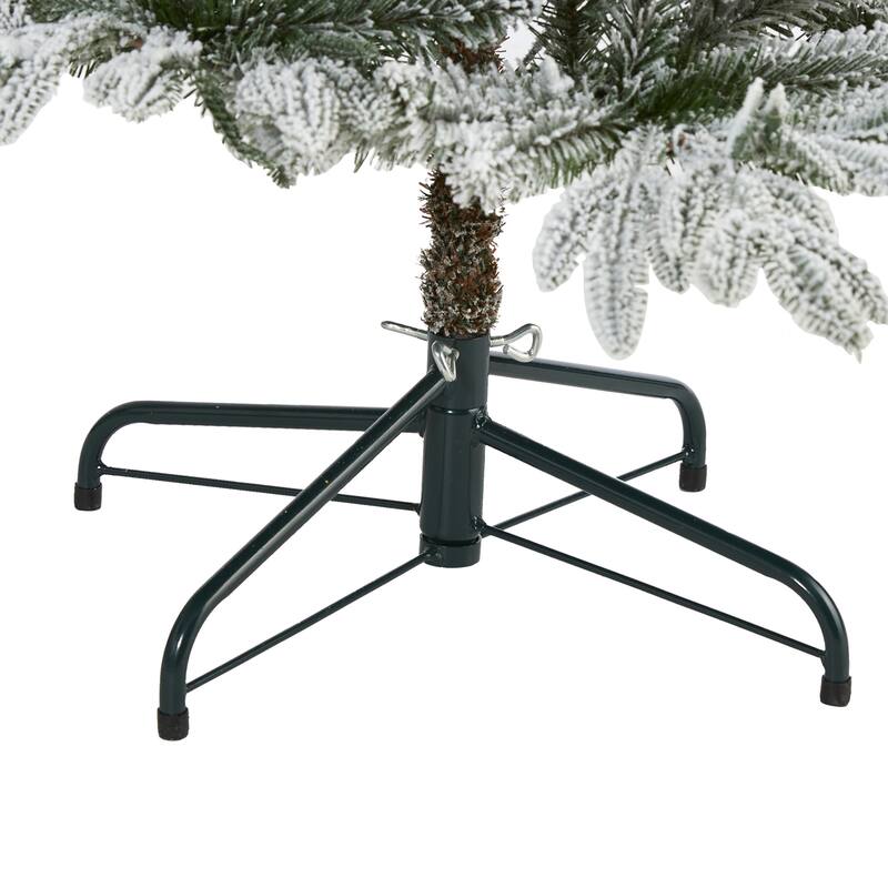 5.5' Flocked Manchester Spruce Artificial Christmas Tree with 200 Lights and 560 Bendable Branches