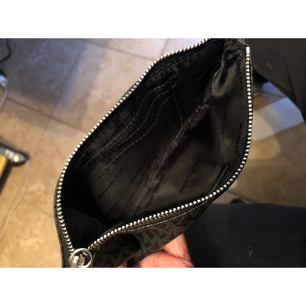 michael kors jet set signature medium wristlet