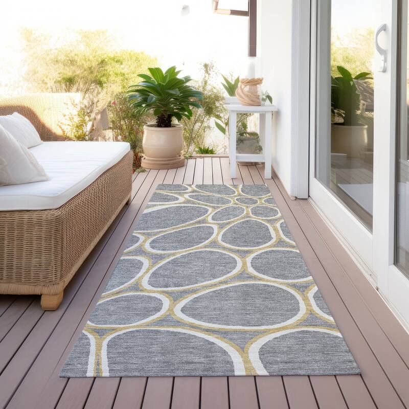 Machine Washable Indoor/ Outdoor Modern Bubbles Chantille Rug