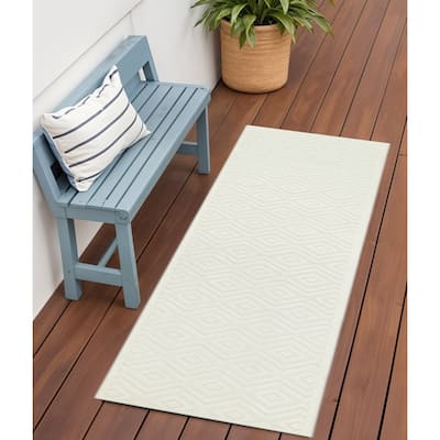 HomeRoots Geometric Modern Rectangle Outdoor Rug - 6' Runner