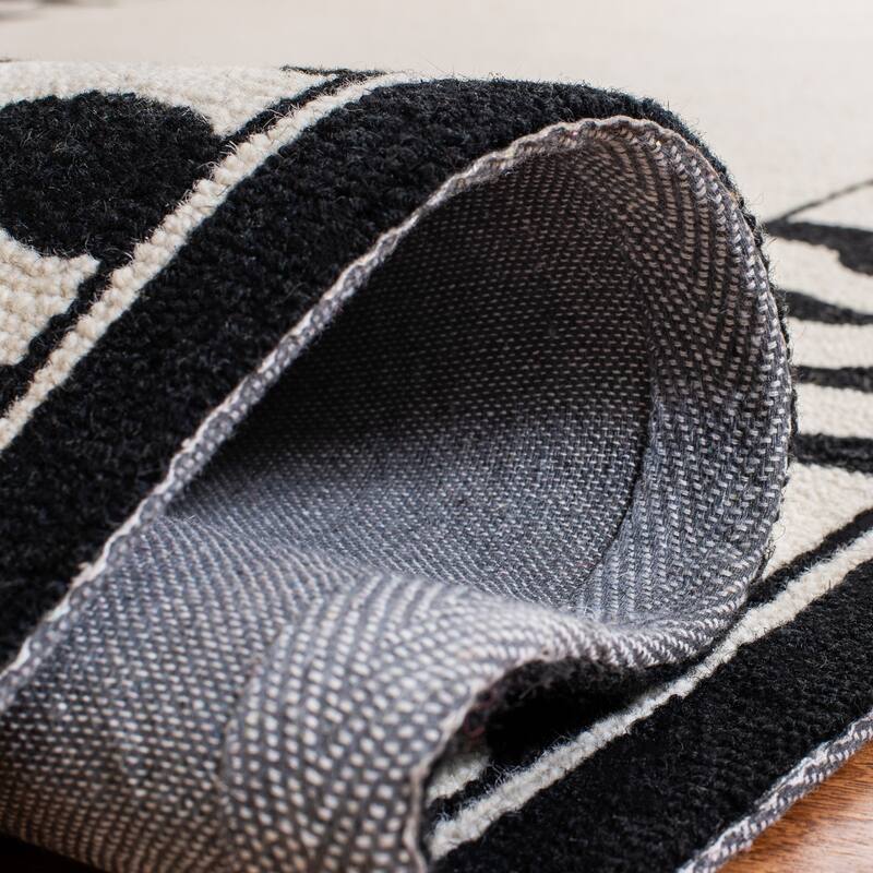 SAFAVIEH Handmade Chelsea Corky French Country Wool Rug