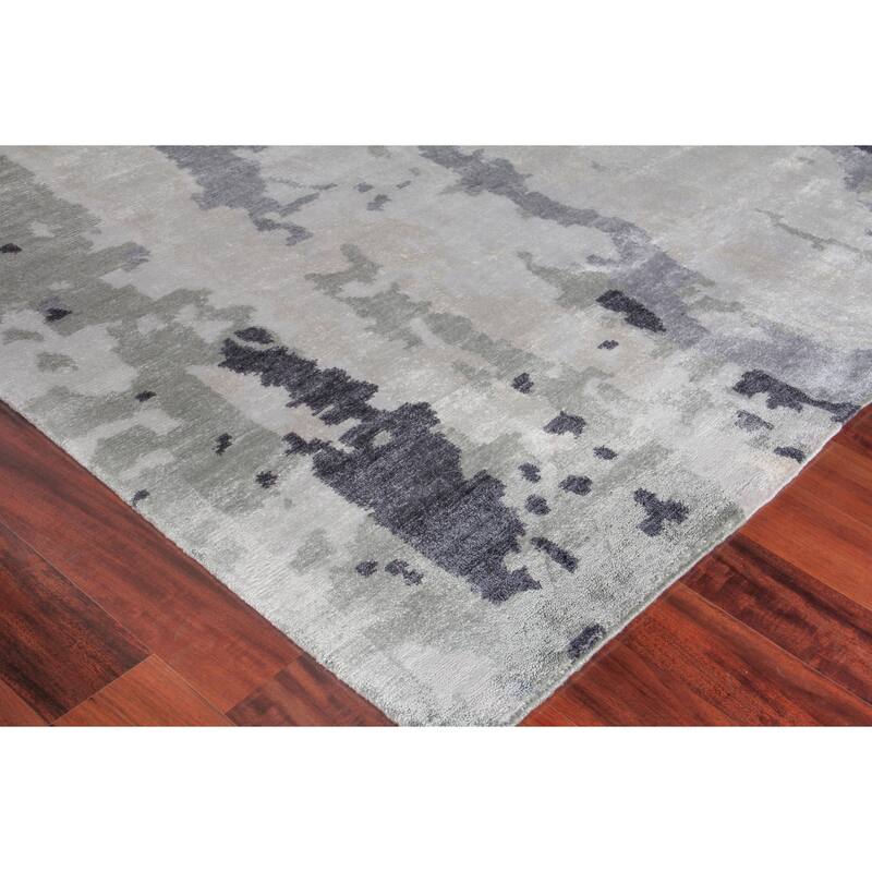 EXQUISITE RUGS Bamboo Silk Hand-knotted Blue/Grey Area Rug.