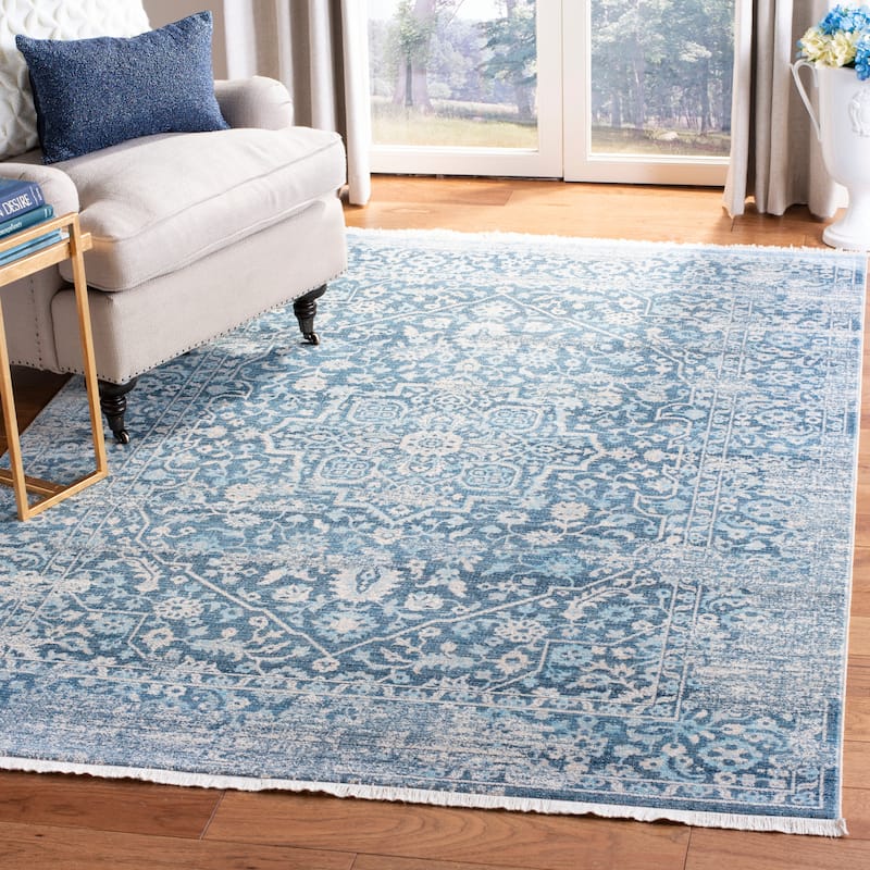 SAFAVIEH Vintage Persian Marietje Oriental Distressed Rug - Blue/Ivory - 2' 6" x 4'