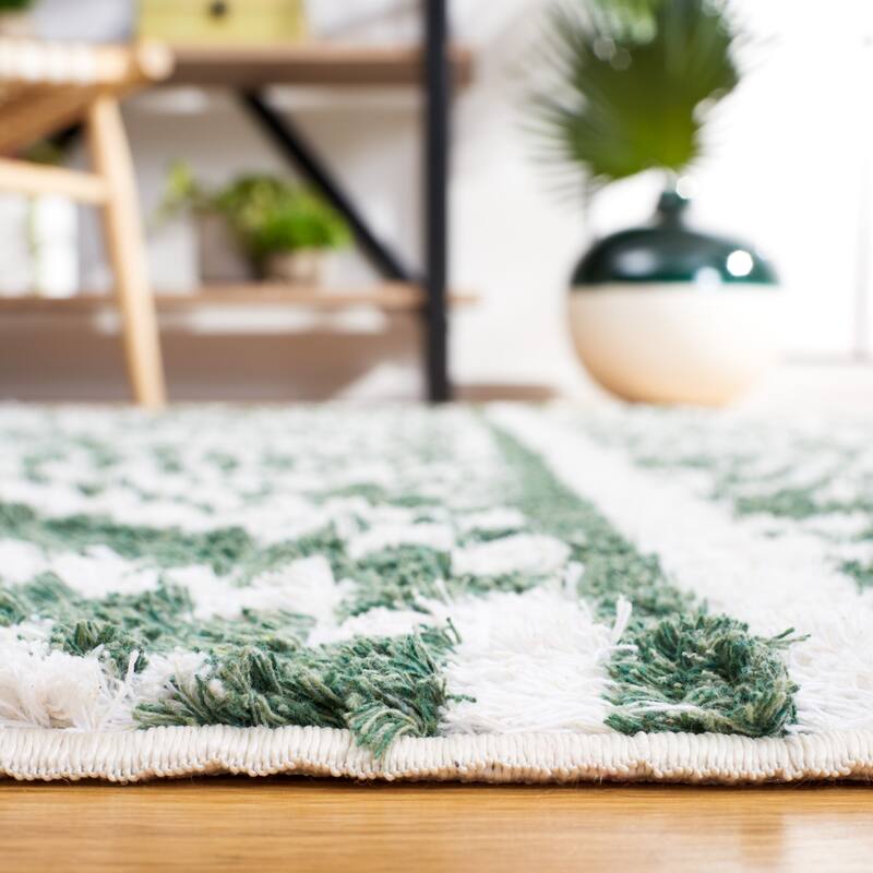 SAFAVIEH Augustine Sumiko Rustic Moroccan Fringe Rug