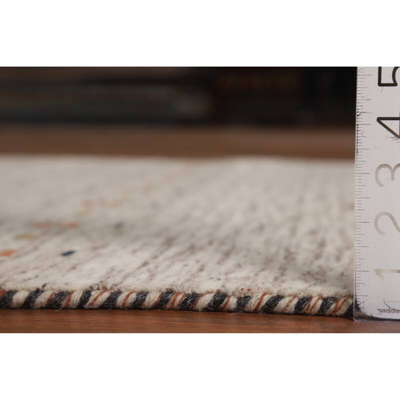 Hand Knotted Oriental 100% Wool Carpet Tribal Animal Pictorial Beige & Ivories Gabbeh Area Rug - 5' 9'' X 4' 0''