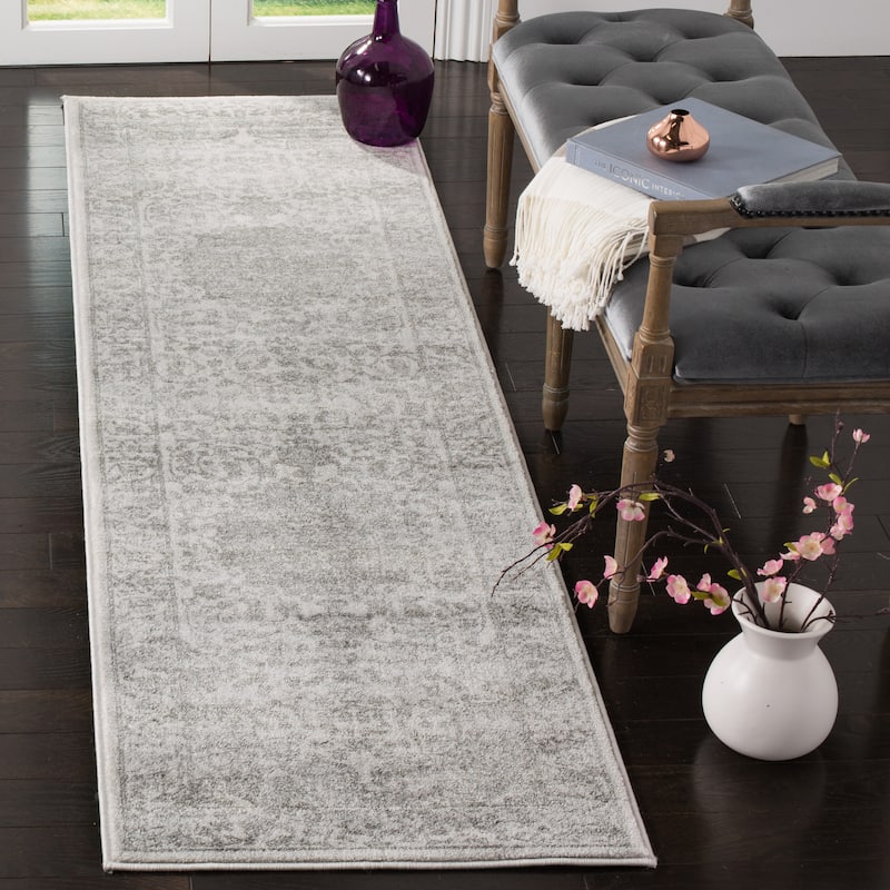 SAFAVIEH Carnegie Payton Distressed Oriental Rug - 2'3" x 8' Runner - Cream/Dark Grey