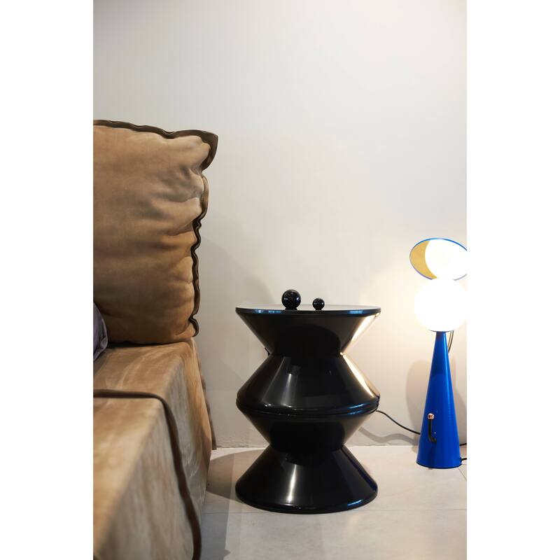 Round Side Table in ABS Plastic with Double-Hourglass Design End Table For Indoor and Outdoor
