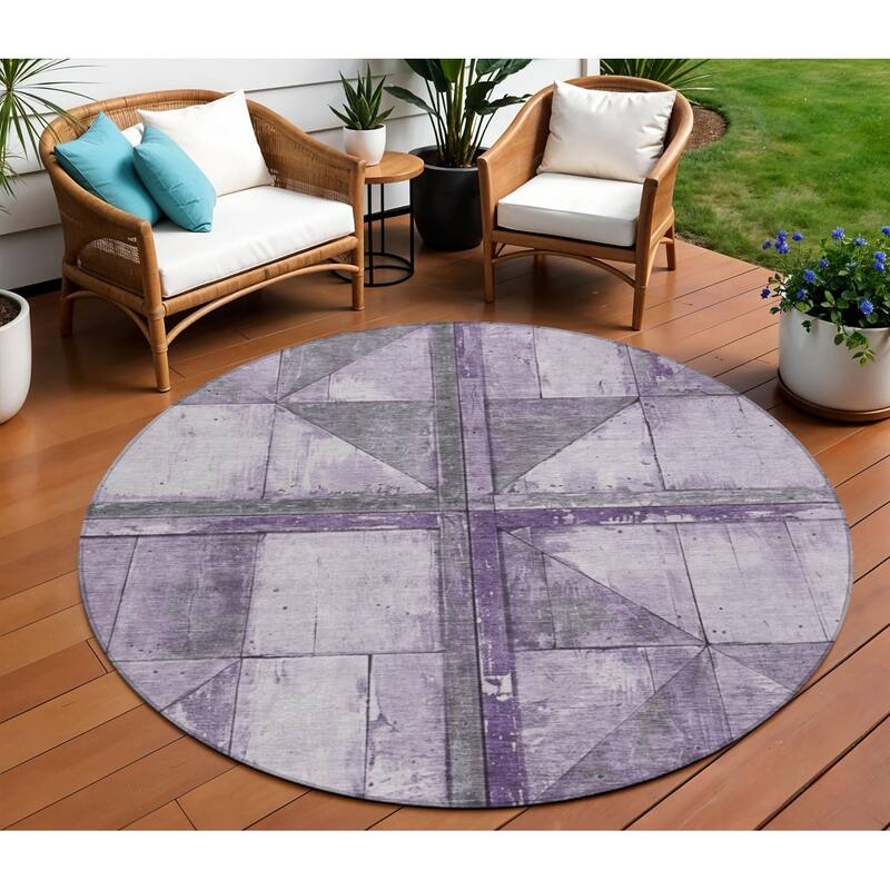HomeRoots Geometric Transitional Rectangle Outdoor Rug - 8' Round