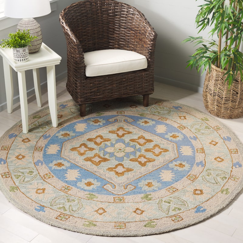 SAFAVIEH Handmade Heritage Brigitta Traditional Wool Rug