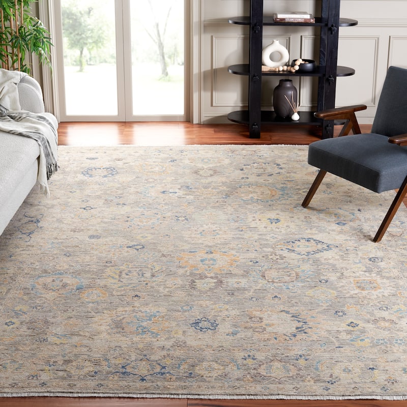 SAFAVIEH Hand-Knotted Sultanabad Mitrea Traditional Wool Rug