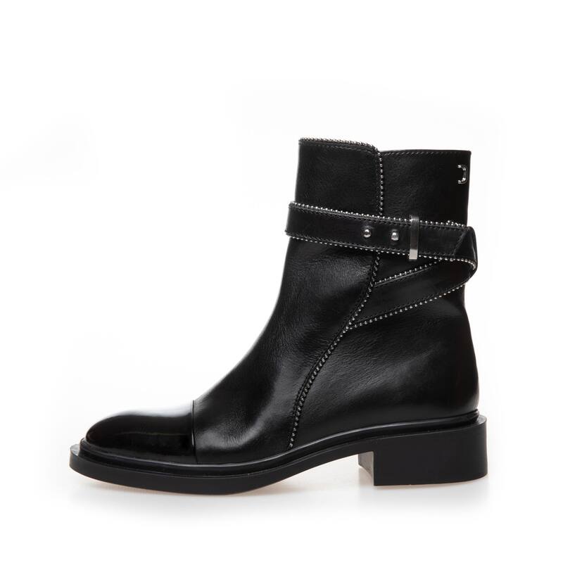 Copenhagen Shoes My Moves Patent Toe Leather Chelsea Boot - Black Patent - 41