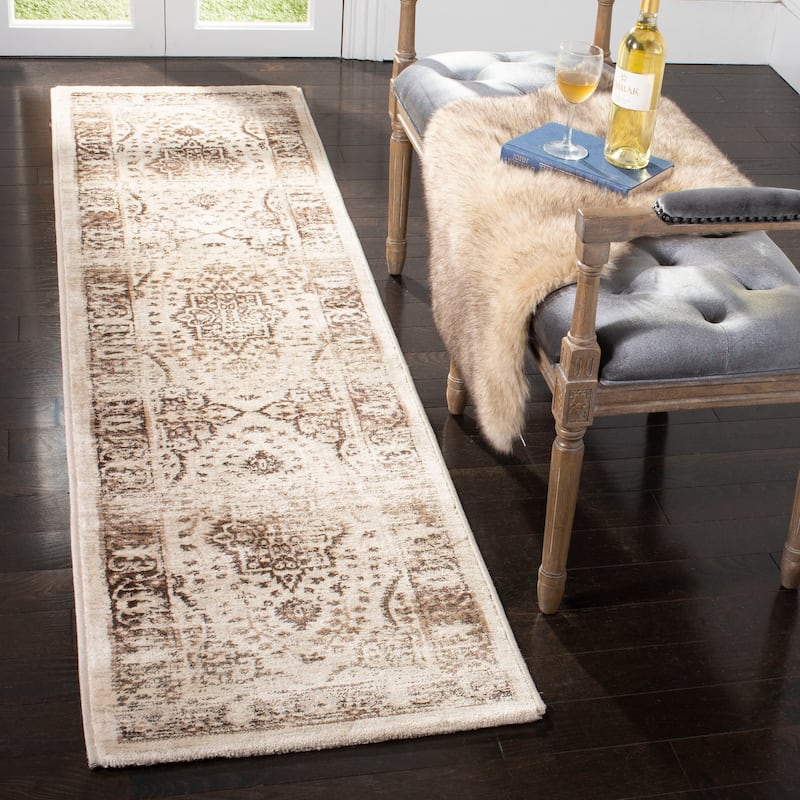 SAFAVIEH Evoke Bev Distressed Vintage Boho Rug