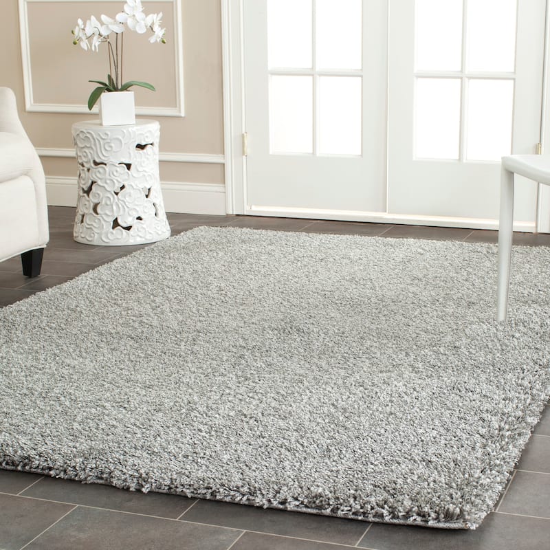 SAFAVIEH California Shag Izat 2-inch Thick Area Rug - 5'3" x 7'6" - Silver