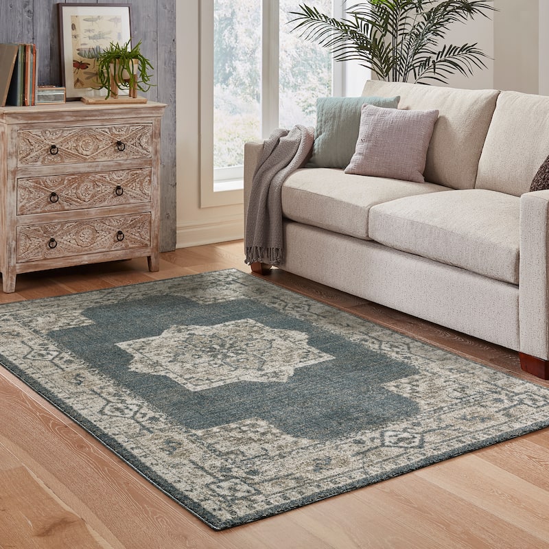 Style Haven Archer Star Medallion Blue/ Beige Indoor Area Rug - 6' 7" x 9' 6" - Rectangle