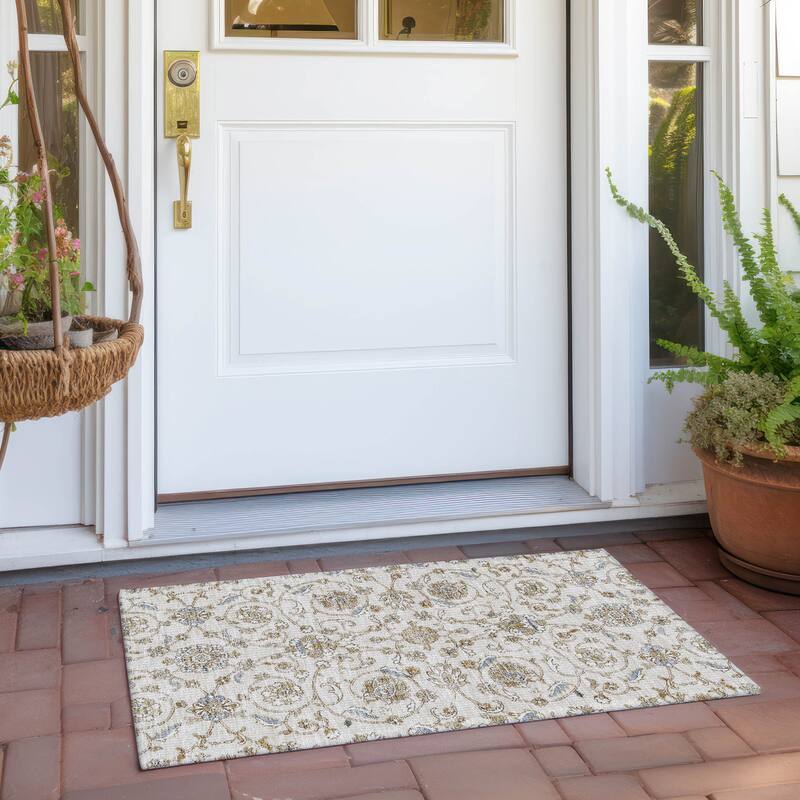 Machine Washable Indoor/ Outdoor Traditional KashanChantille Rug