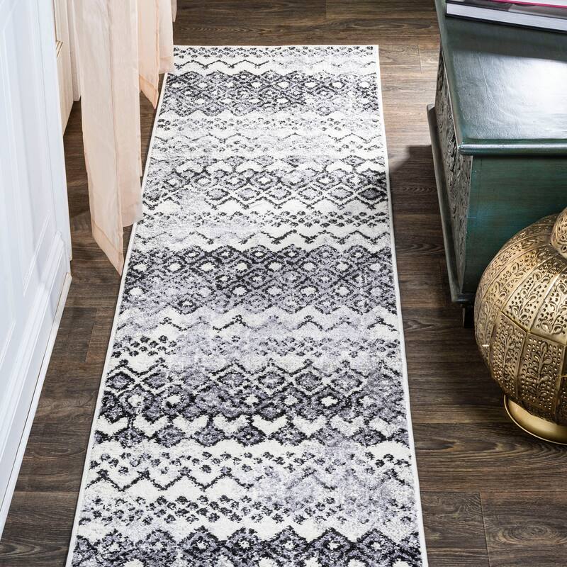 JONATHAN Y Iften Moroccan Geometric Distressed Area Rug