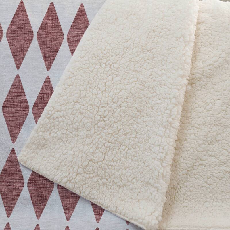 Premium Machine Washable Modern Argyle Sherpa Throw Blanket