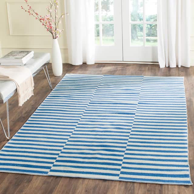 SAFAVIEH Handmade Flatweave Montauk Salinda Casual Cotton Rug - 4' x 6' - Ivory/Blue
