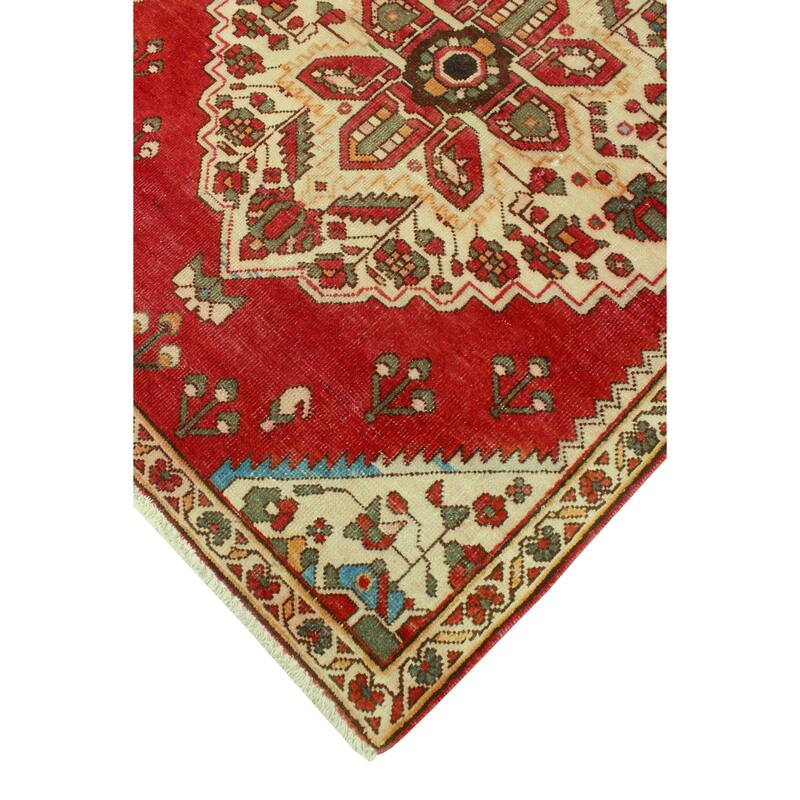 Fine Vintage Bakhtiari Asianne Red/Beige Rug - 3'8" x 4'9"