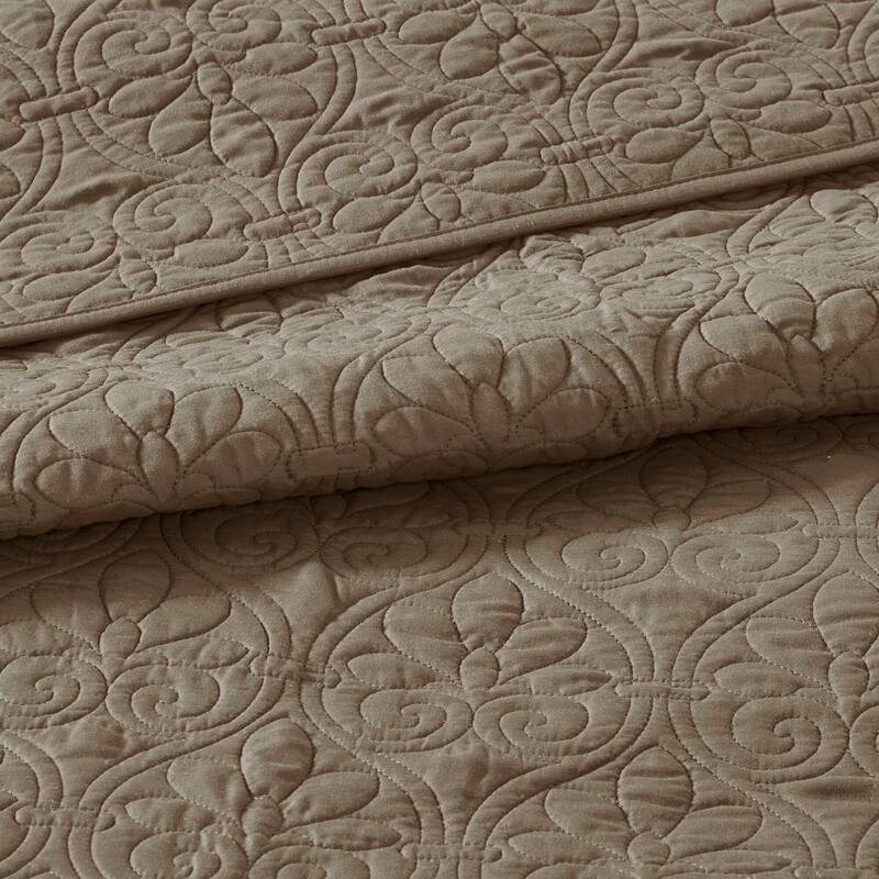 Madison Park Mansfield Reversible Quilt Set