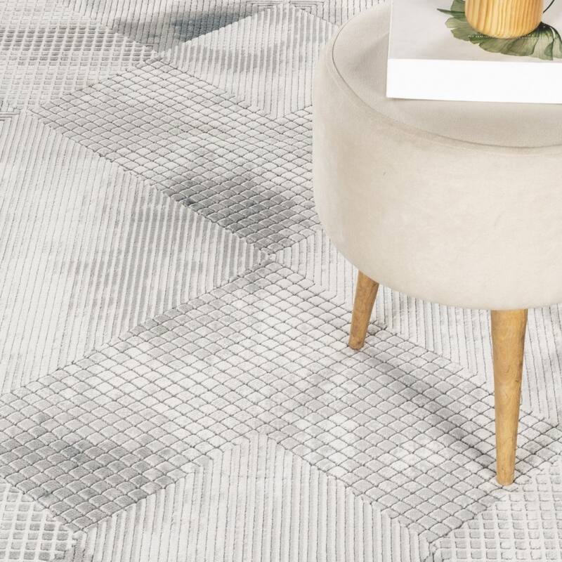 Gray 7 ft. 10 in. x 10 ft. 6 in. Luxury Area Rug, 0.43 Pile Height – Sophisticated Warmth for Any Room - 6' x 7'