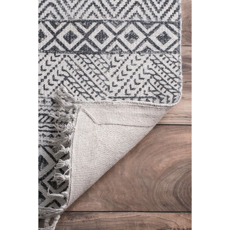 Nuloom Handmade Cotton Diamond Chain Fringe Area Rug