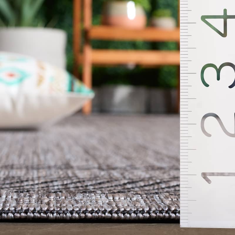 SAFAVIEH Courtyard Shpresa Indoor/ Outdoor Waterproof Patio Backyard Rug