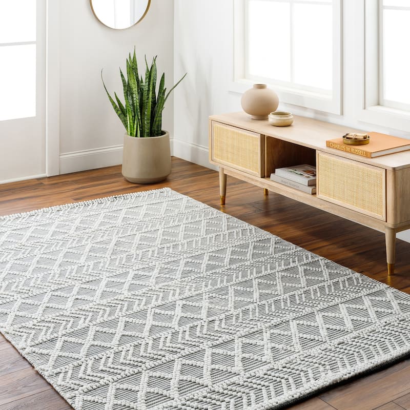 Nebay Country Area Rug - 2' 3" x 3' 9" - Black/Ivory