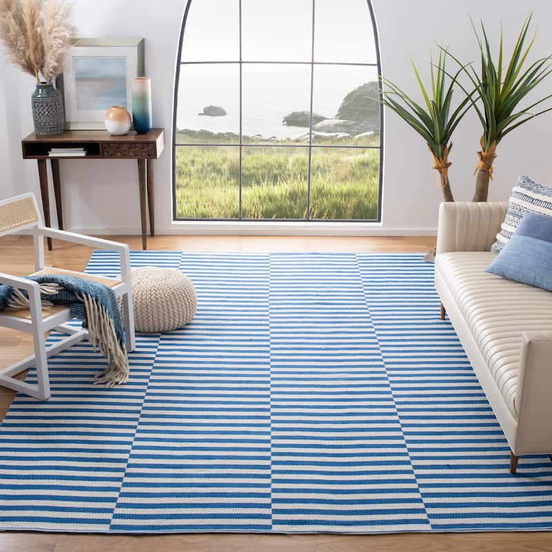 SAFAVIEH Handmade Flatweave Montauk Helena Casual Cotton Rug - 5' x 7' - Ivory/Blue