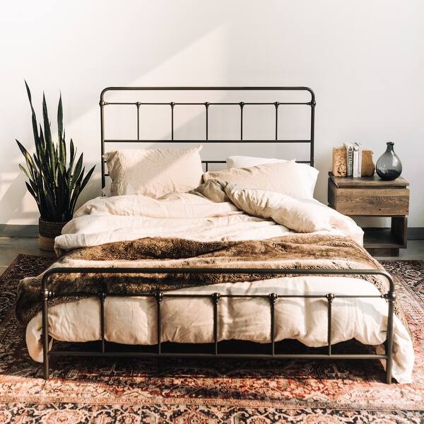slide 1 of 20, Kotter Home Zinnia Victorian Metal / Iron Bed