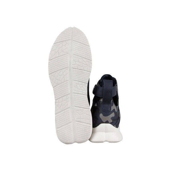 champs sneaker store