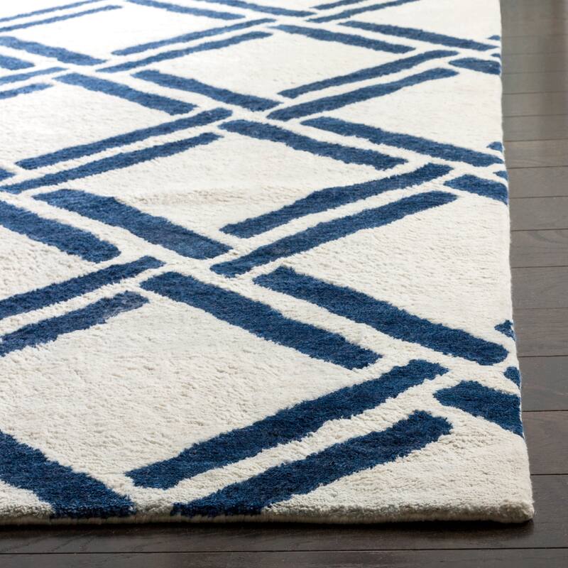 SAFAVIEH Couture Handmade Moroccan Soila Modern Viscose Rug