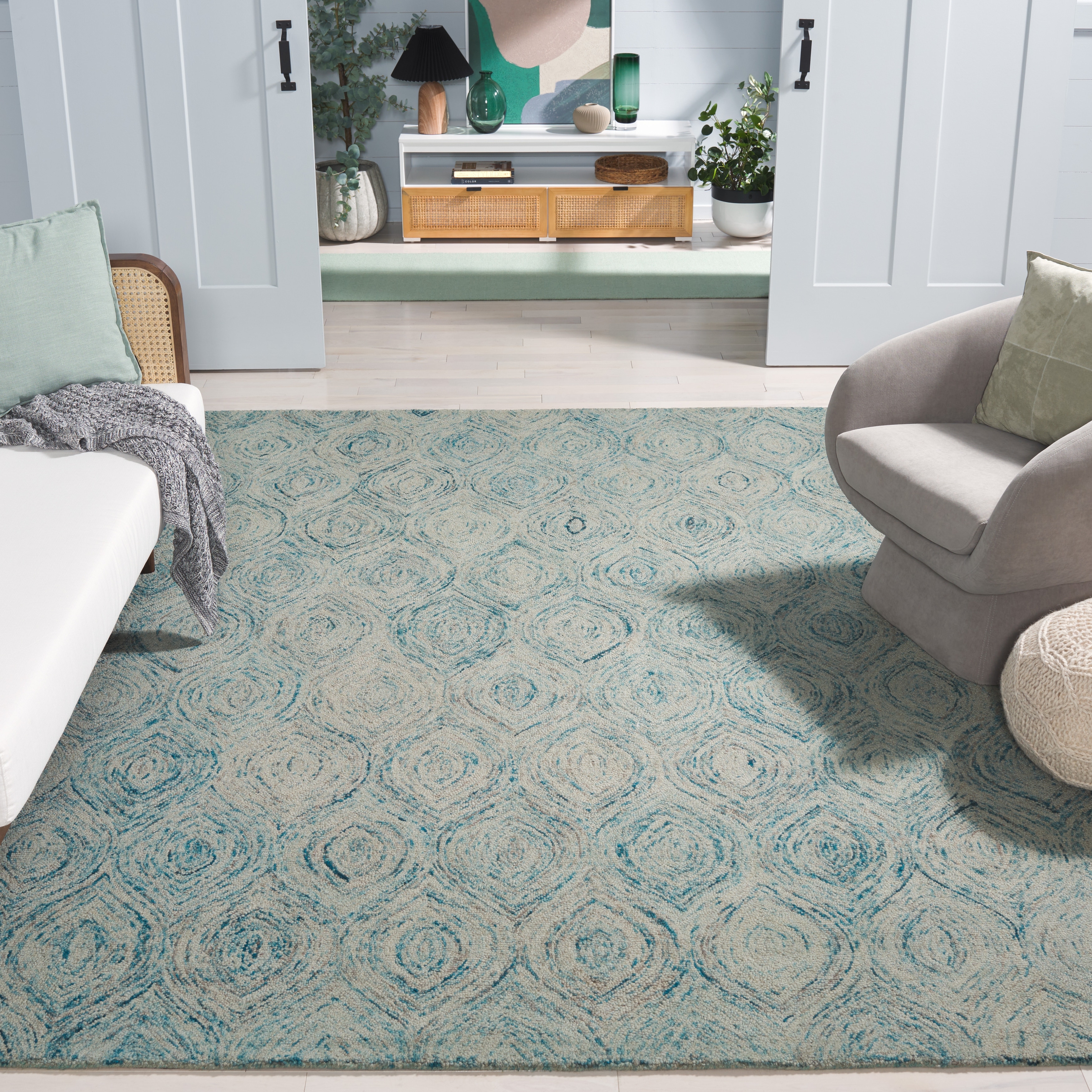 SAFAVIEH Handmade Ikat Lilija Wool Rug