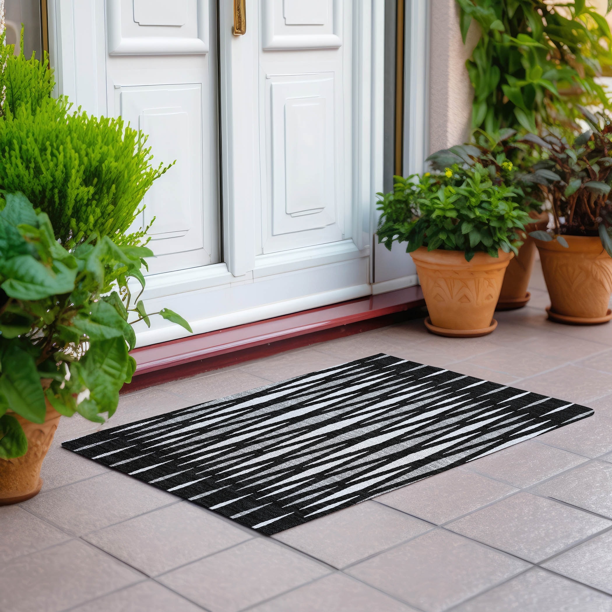 Machine Washable Indoor/ Outdoor Chantille Mosaic Contemporary Rug