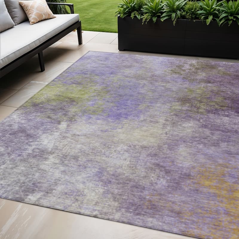 HomeRoots Abstract Transitional Rectangle Outdoor Rug - 5' X 8'