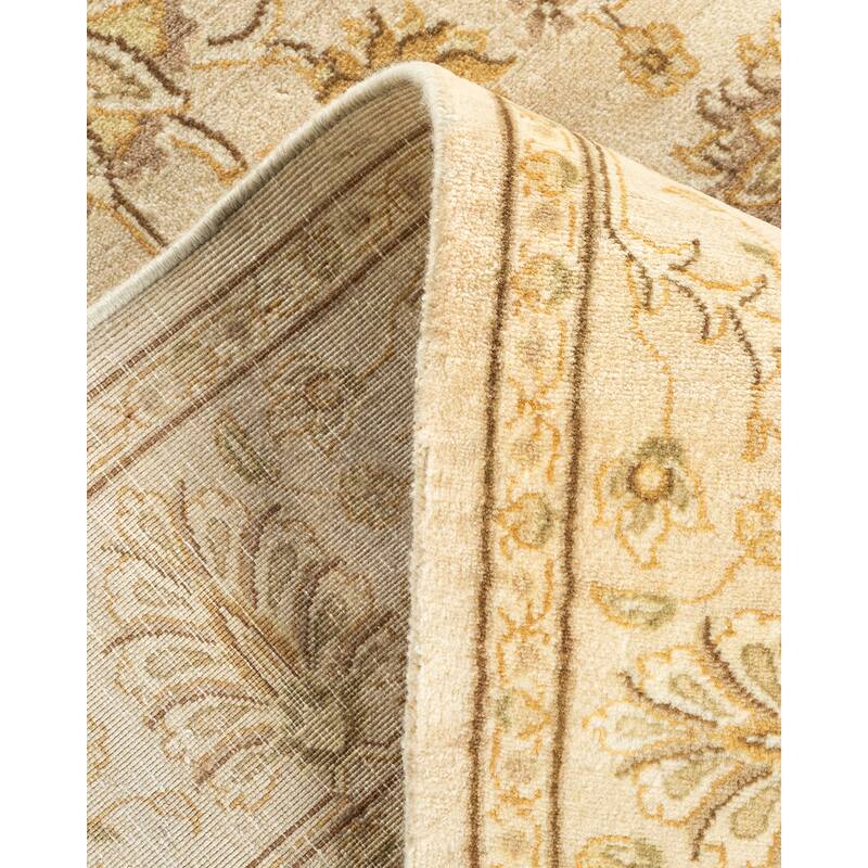 Overton Hand Knotted Wool Traditional Oriental Ivory Area Rug - 4' x 6'